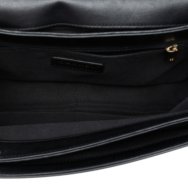 Chanel Matelassé Straight Lined à rabat Moyen Cuir de veau