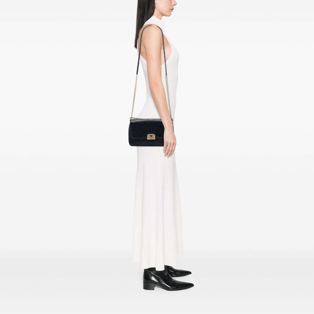 Chanel Matelassé Straight Lined à rabat Moyen Cuir de veau