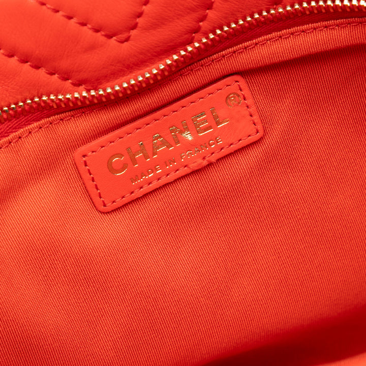 Chanel CC Chevron Cuir d’agneau Fold Over Pochette