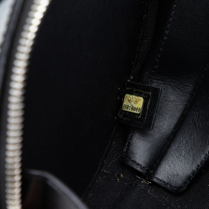 Chanel CC Cuir verni Rond as Earth Sac