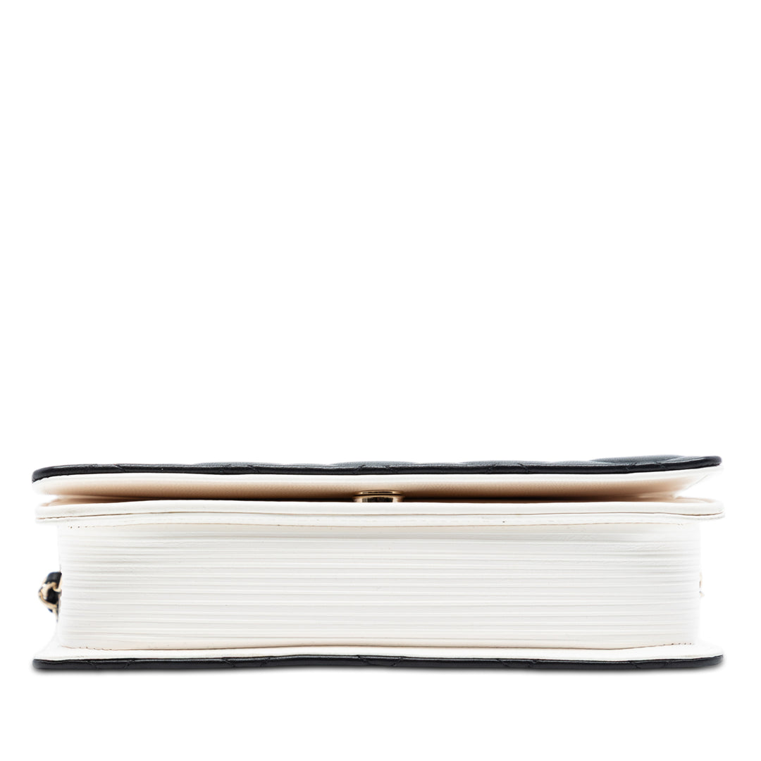 Chanel Matelassé Cuir d’agneau Book Wallet on Chain