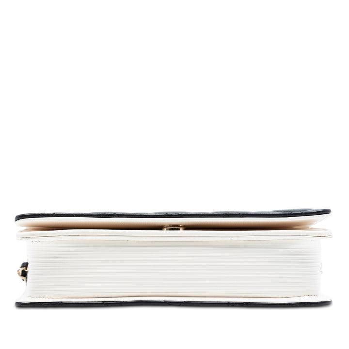 Chanel Matelassé Cuir d’agneau Book Wallet on Chain