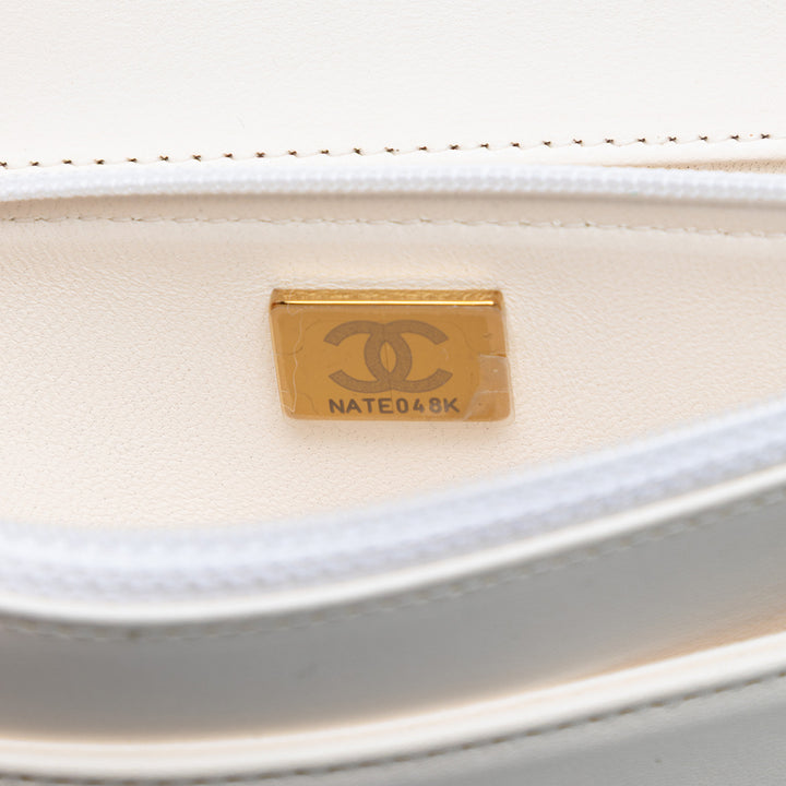 Chanel Matelassé Cuir d’agneau Book Wallet on Chain