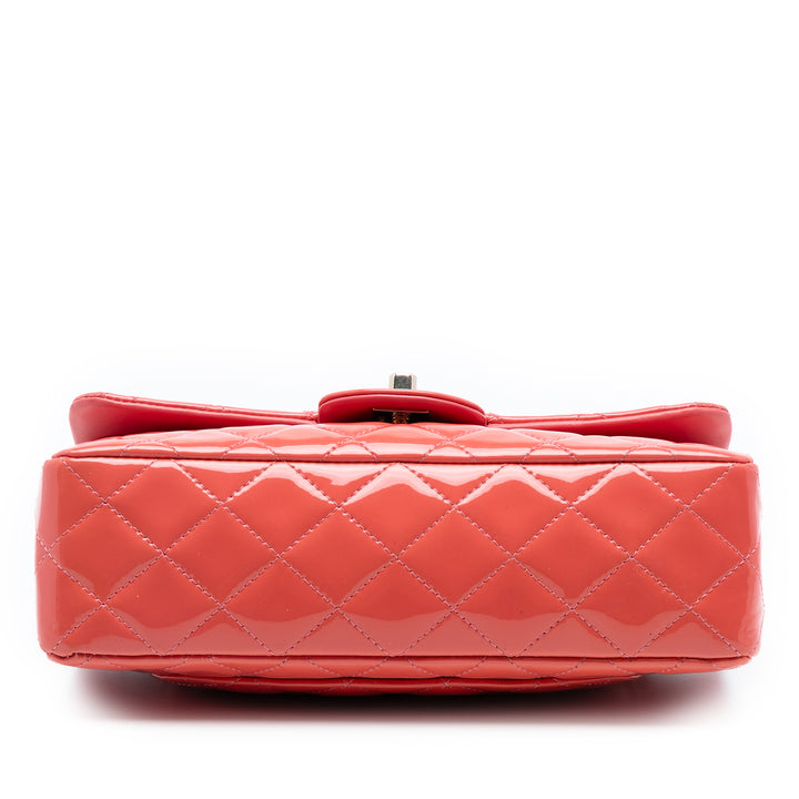 Chanel Small Classic Cuir verni Double rabat