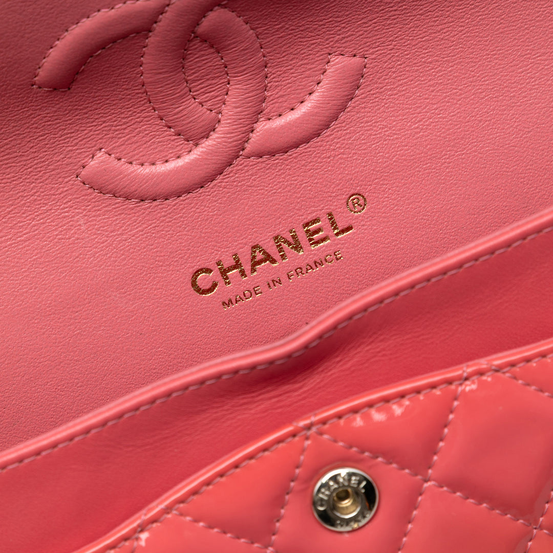 Chanel Small Classic Cuir verni Double rabat