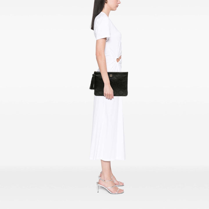 Chanel Medium Quilted Cuir d’agneau Double Stitch Tassel O Étui Pochette Noir