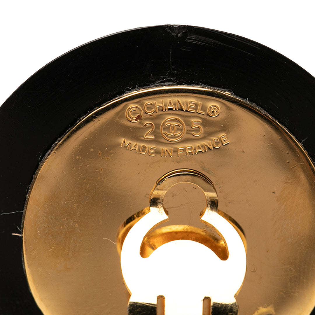 Chanel CC Resin et plaqué Matelassé Button Clip On Boucles d'oreilles