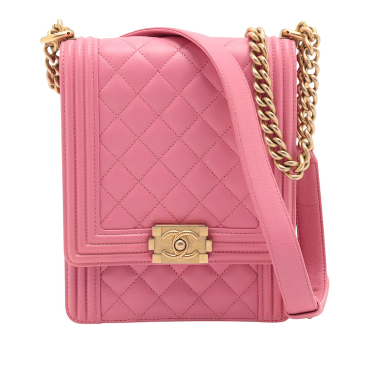 Chanel Matelassé Cuir d’agneau North South Boy à rabat