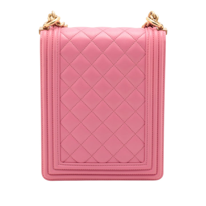 Chanel Matelassé Cuir d’agneau North South Boy à rabat