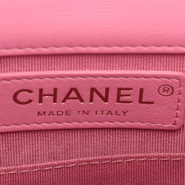 Chanel Matelassé Cuir d’agneau North South Boy à rabat