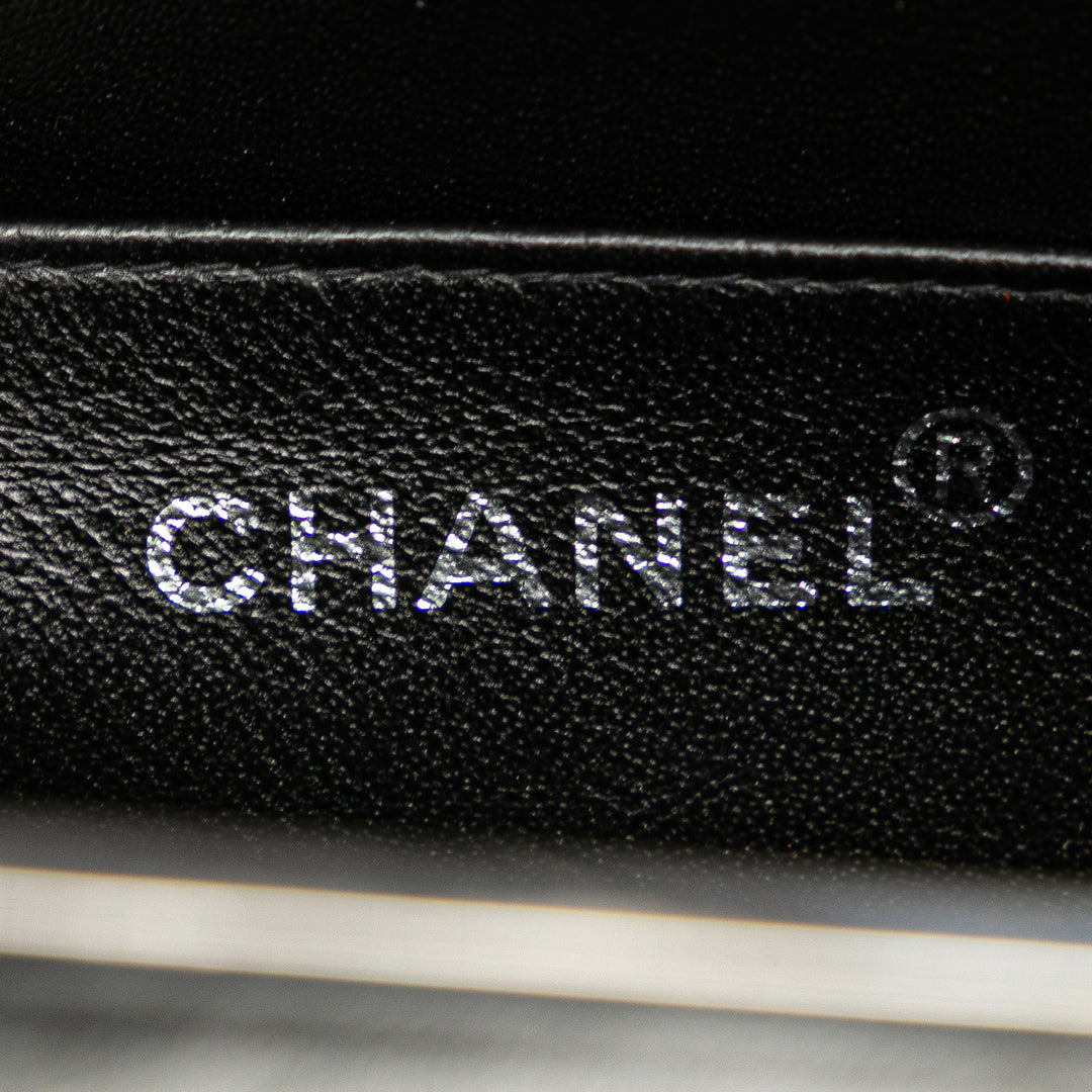 Chanel Quilted Cuir verni Cuir Boîte Sac à main Noir