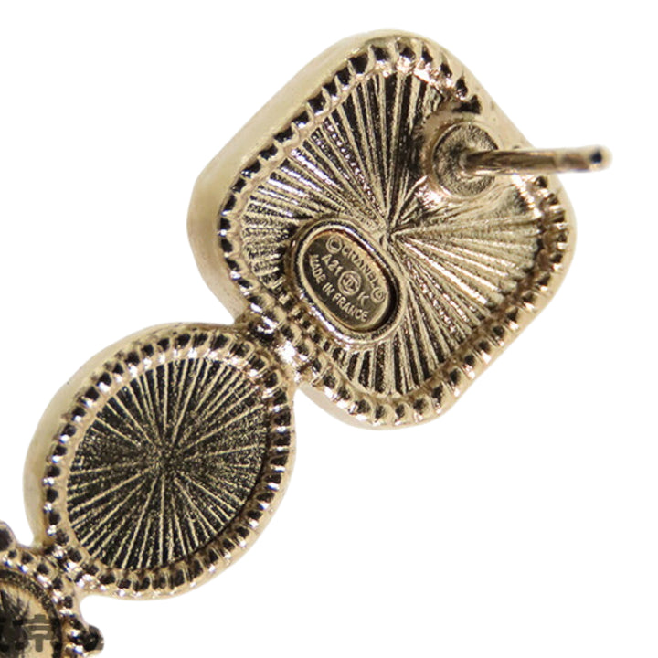 Chanel CC Doré Plated Faux Pearl and Rhinestone Drop Boucle d’oreilles Doré – GABY PARIS Authentique