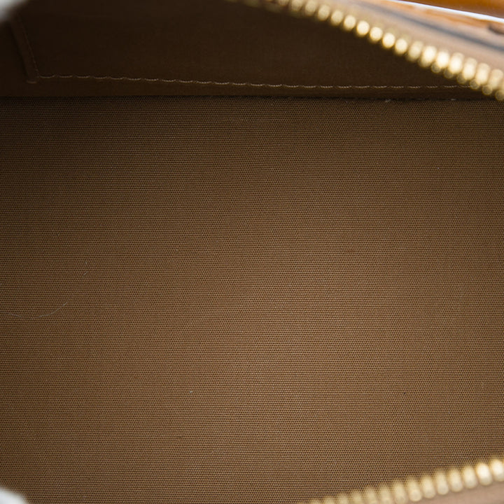 Louis Vuitton Alma BB Cuir verni Monogram Doré – vue 4 – GABY PARIS
