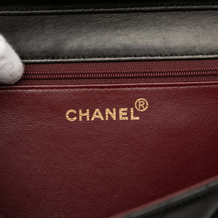 Chanel Medium CC Matelassé Cuir d’agneau Simple rabat