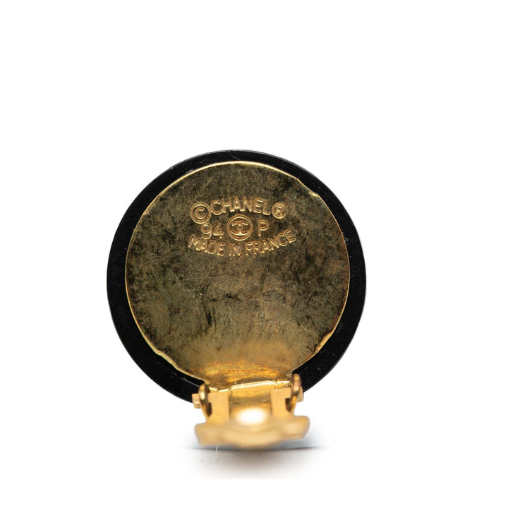 Chanel CC Resin et plaqué Matelassé Button Clip On Boucles d’oreilles