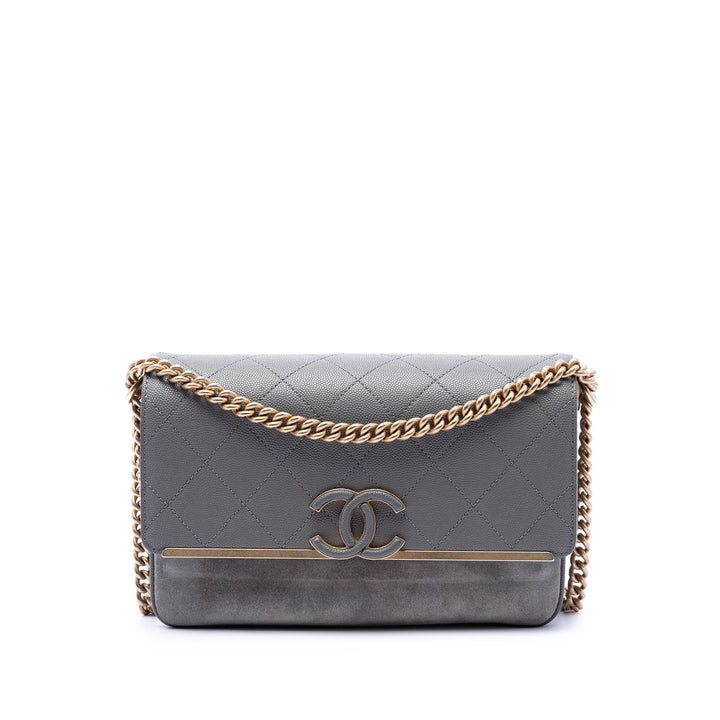 Chanel CC Surpiqué et Lady Coco à rabat Petit Cuir caviar Gris – vue principale – GABY PARIS
