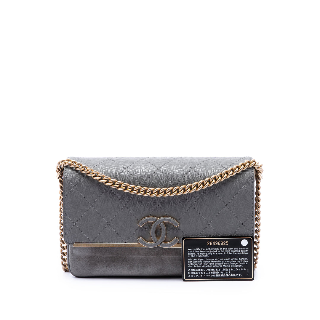 Chanel CC Surpiqué et Lady Coco à rabat Petit Cuir caviar Gris – vue 7 – GABY PARIS