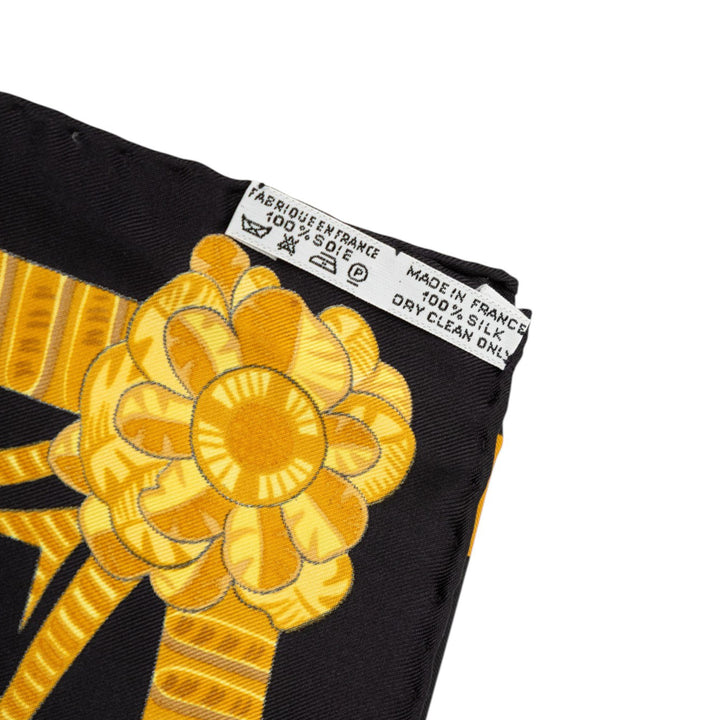 Hermès Carré Armets en Panache 90 Noir – vue 4 – GABY PARIS