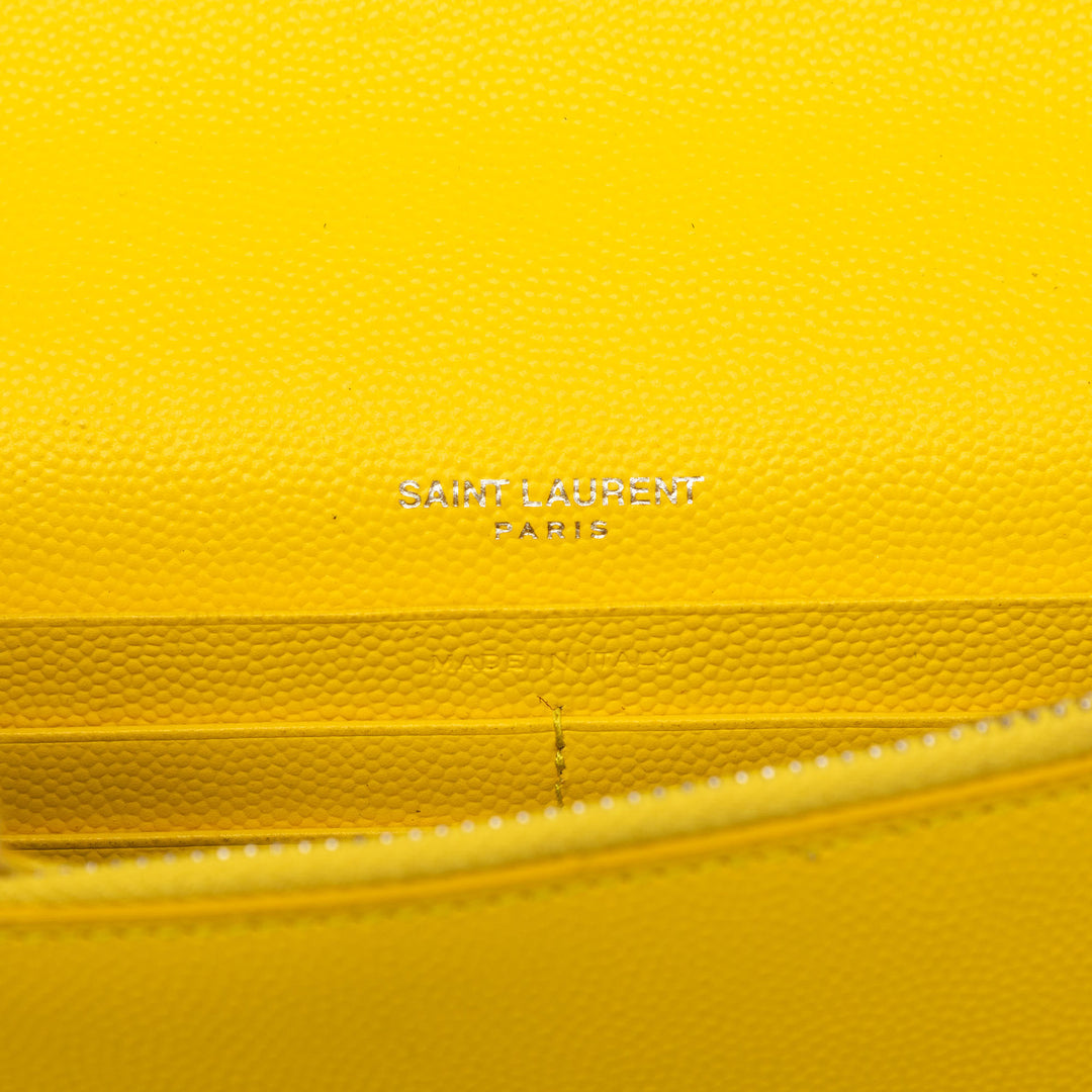 Saint Laurent Sac bandoulière Grain de Poudre Kate Pompon Wallet on Chain Monogram Jaune – vue 5 – GABY PARIS