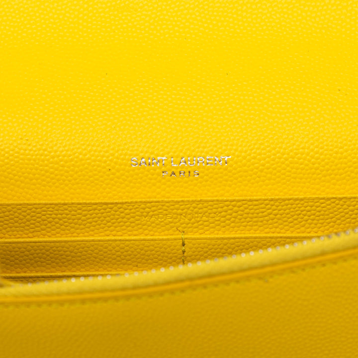 Saint Laurent Sac bandoulière Grain de Poudre Kate Pompon Wallet on Chain Monogram Jaune – vue 5 – GABY PARIS