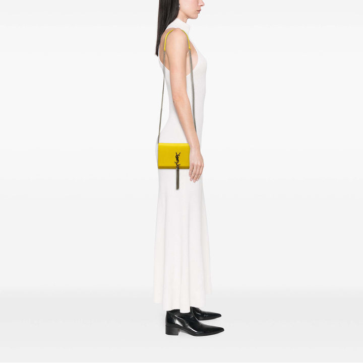 Saint Laurent Sac bandoulière Grain de Poudre Kate Pompon Wallet on Chain Monogram Jaune – vue 6 – GABY PARIS