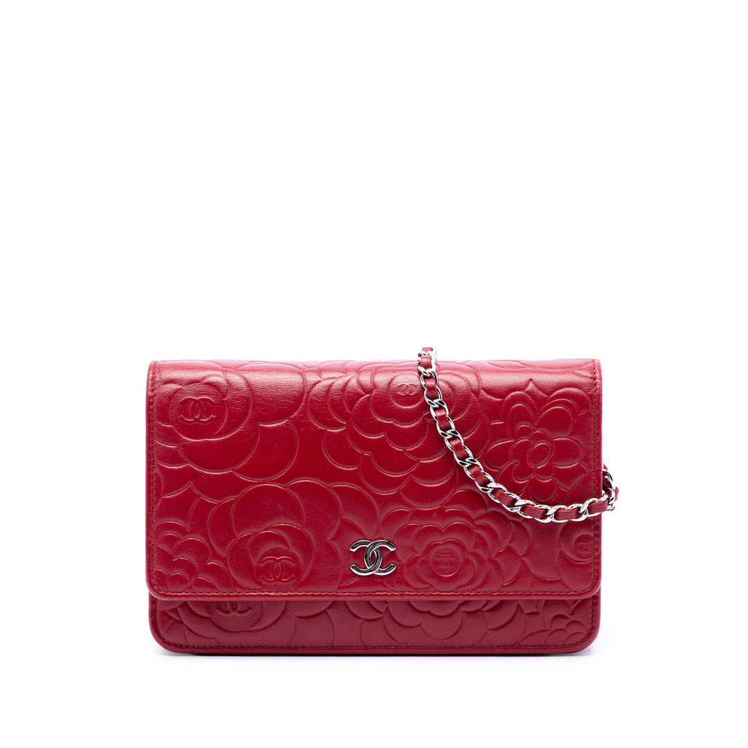 Chanel CC embossé Cuir d’agneau Camellia Wallet on Chain