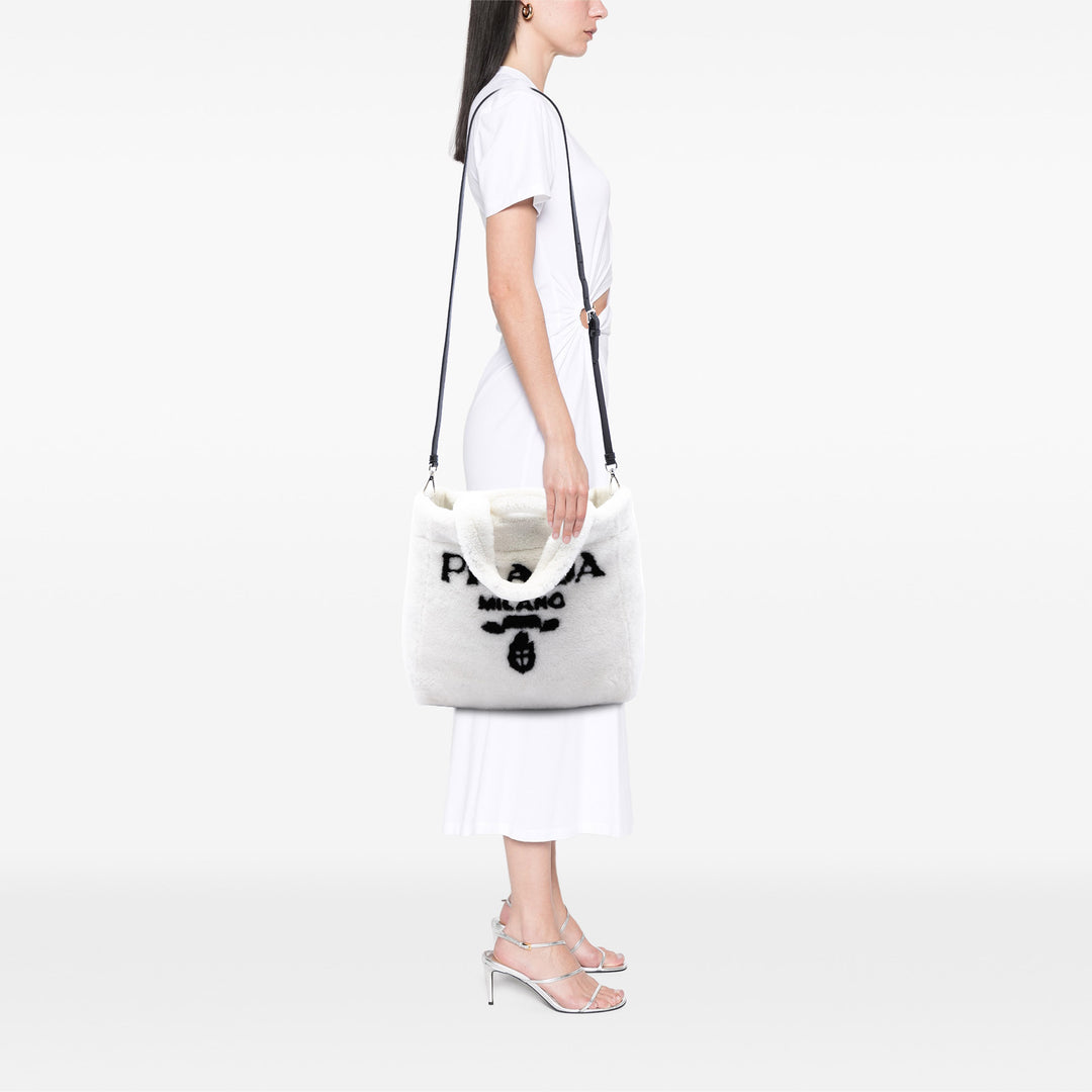 Prada Cabas Shearling Logo Matière naturelle Blanc – vue 6 – GABY PARIS