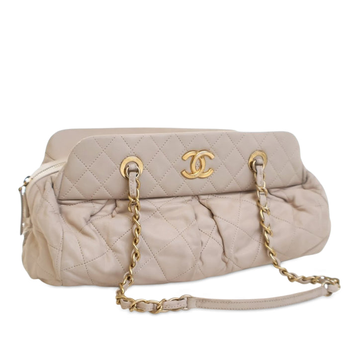 Chanel Matelassé Cuir de veau Chic Quilt Bowling Bag