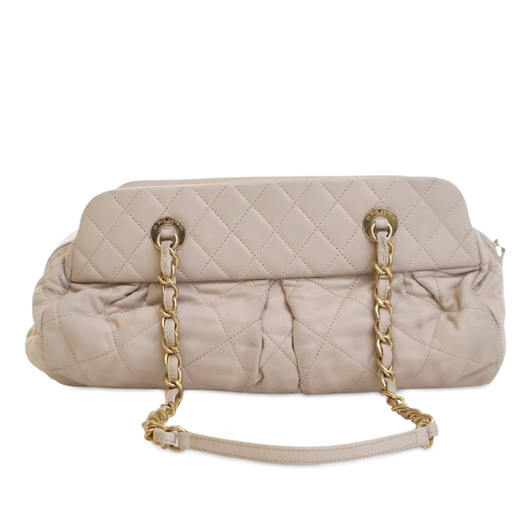 Chanel Matelassé Cuir de veau Chic Quilt Bowling Bag
