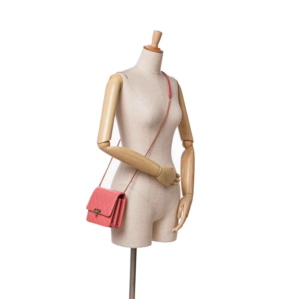 Quilted Caviar Golden Class Wallet On Chain Pink - Gaby Paris