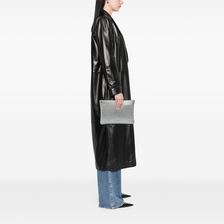 Chanel Medium Métallisé Chevron Cuir de veau O Étui Pochette Argenté