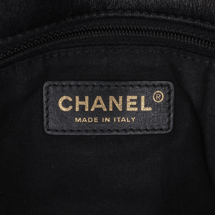 Chanel Rectangulaire Chevron Sac rond à chaîne à rabat Mini Cuir d'agneau