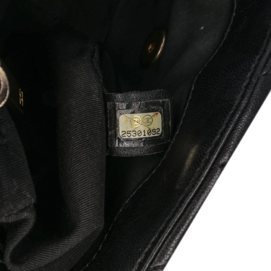 Chanel Rectangulaire Chevron Sac rond à chaîne à rabat Mini Cuir d'agneau