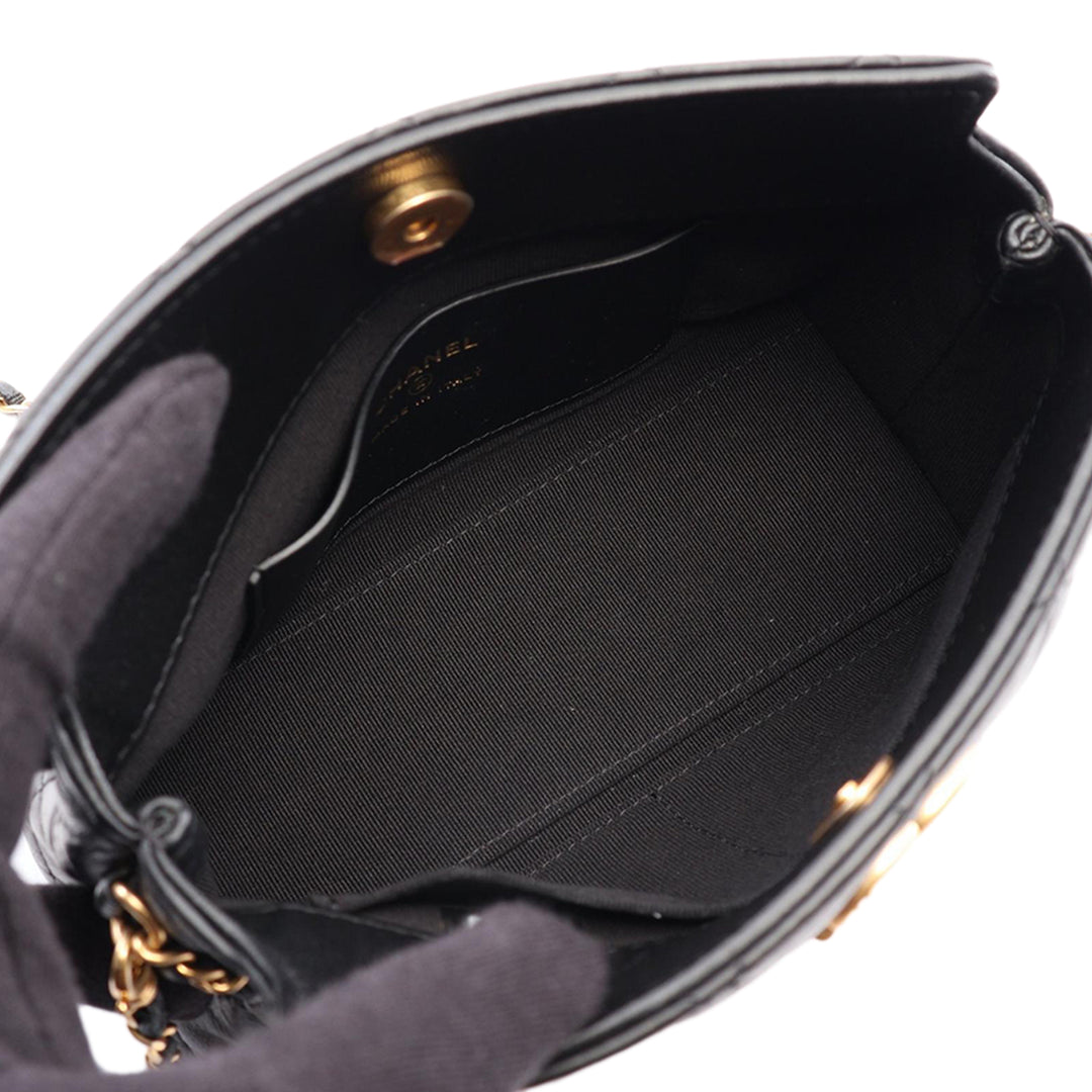 Chanel Sac porté épaule Matelassé Leo Cuir d'agneau Noir – vue 3 – GABY PARIS