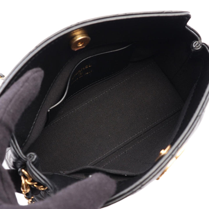 Chanel Sac porté épaule Matelassé Leo Cuir d'agneau Noir – vue 3 – GABY PARIS