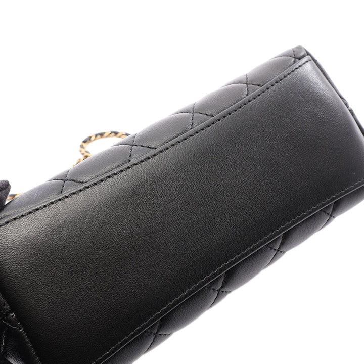 Chanel Sac porté épaule Matelassé Leo Cuir d'agneau Noir – vue 9 – GABY PARIS