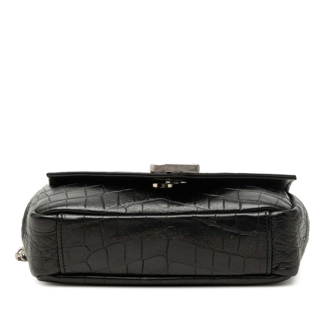 Saint Laurent Baby Croc embossé Cuir de veau Classic Monogram Sac à chaîne