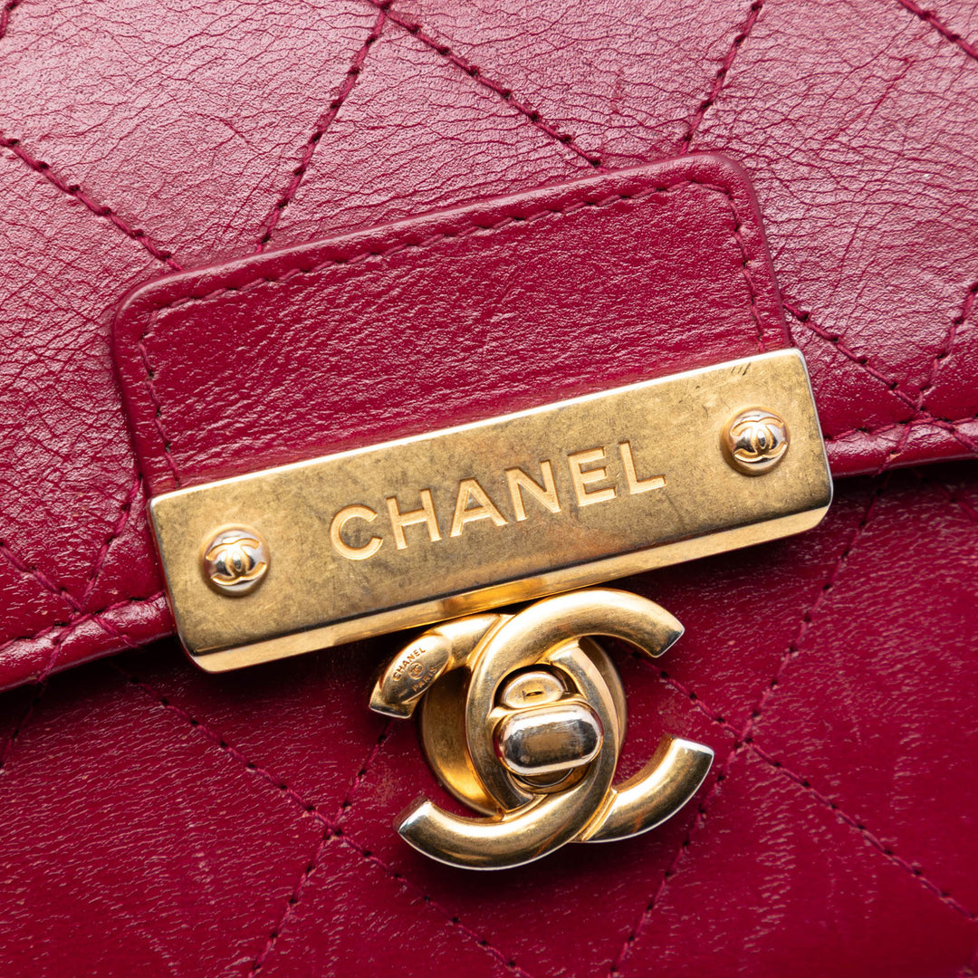Chanel Surpiqué Cuir de chèvre Golden CC Wallet on Chain