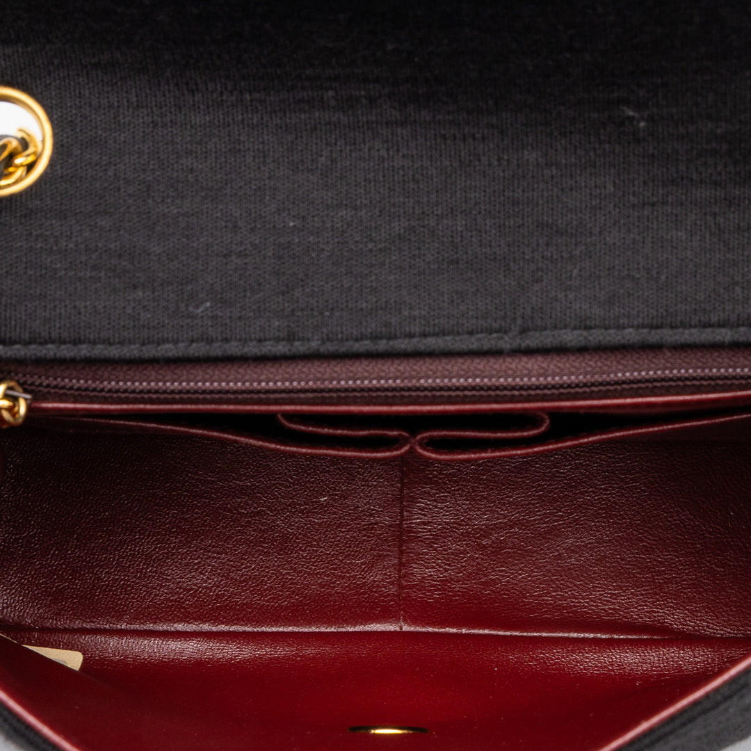 Chanel Sac bandoulière Matelassé Jersey et Carré à rabat Mini Cuir d'agneau Noir – vue 4 – GABY PARIS