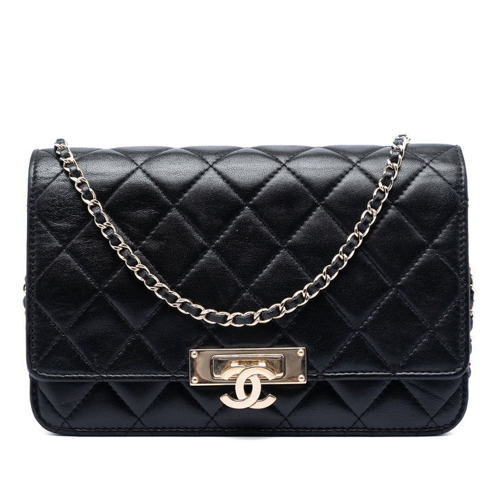 Chanel Matelassé Cuir d’agneau Golden Class Wallet on Chain