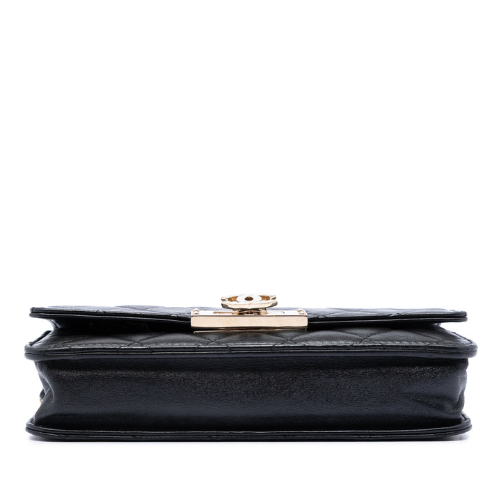 Chanel Matelassé Cuir d’agneau Golden Class Wallet on Chain