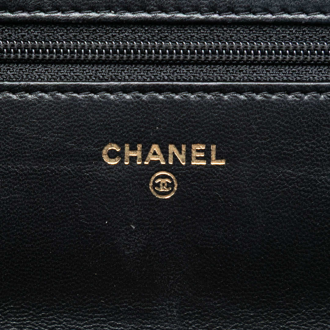 Chanel Matelassé Cuir d’agneau Golden Class Wallet on Chain