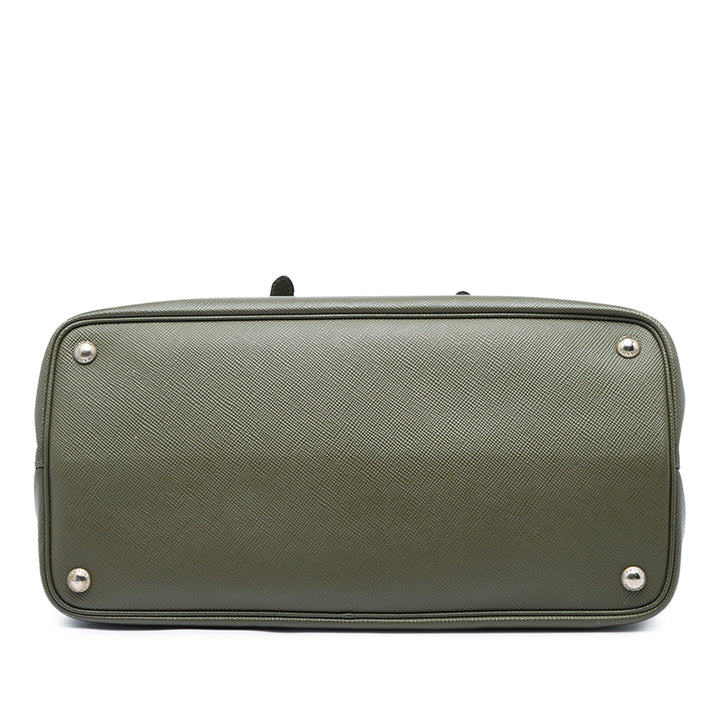 Prada Sac à main Double Poignée Saffiano Grand Vert – vue 3 – GABY PARIS