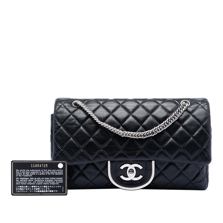 Chanel Paris Edinburgh Medium Cuir d’agneau Coco Sporran à rabat