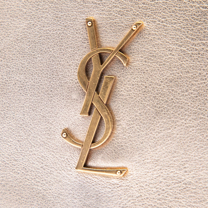 Saint Laurent Medium Metallic Cuir de veau Monogram Kate Sac porté croisé