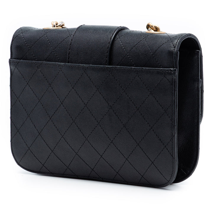 Chanel Large Matelassé Sheepskin Front Chain à rabat