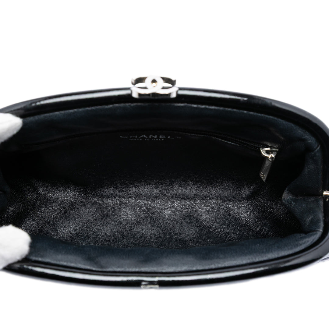 Chanel Matelassé Cuir verni Timeless Kiss Lock Pochette