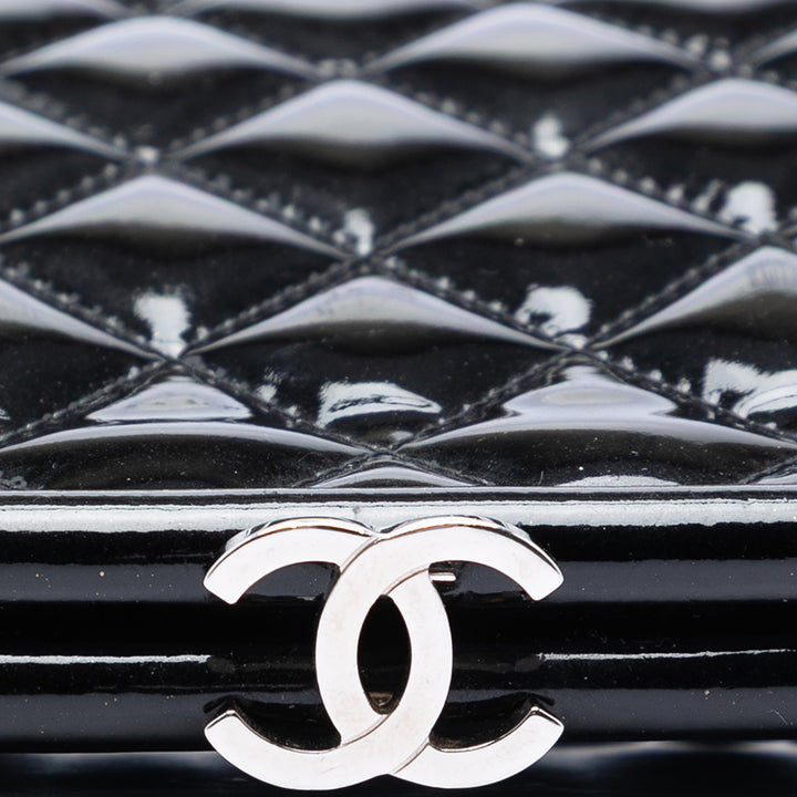 Chanel Matelassé Cuir verni Timeless Kiss Lock Pochette