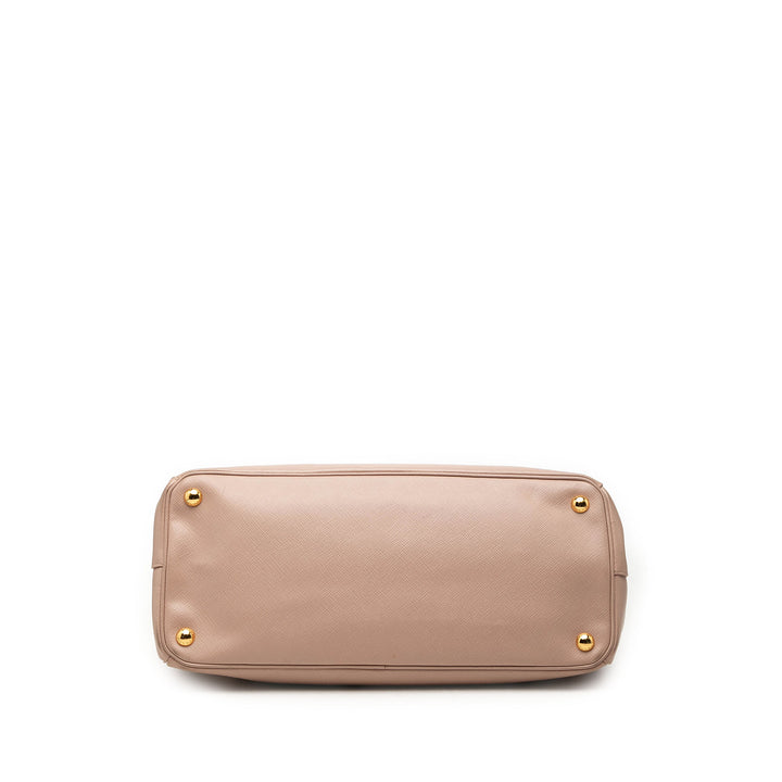 Prada Lux Galleria Double Zippé Sac Moyen Saffiano Beige – vue 3 – GABY PARIS
