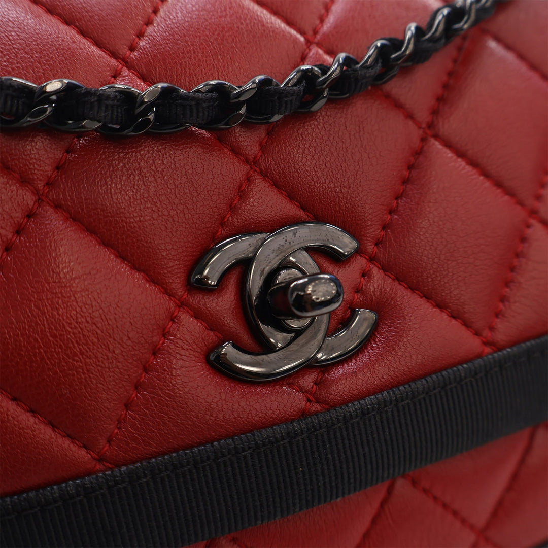 Chanel CC Bicolore Matelassé Grosgrain Rabat simple Moyen Cuir d'agneau